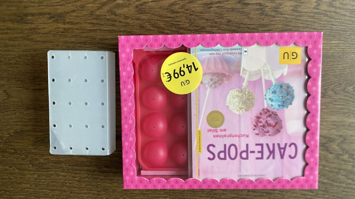 Teglie da forno: GU Cake Pop Set mit Backform Rezeptbuch Halterung Backen – Usato da Hochwald venduto da _biene_ 7