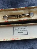 Antiker Perlmutt Kragenclip in Original Schachtel, ca 1930