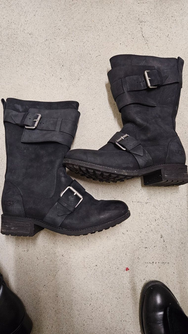 Ugg Scarpe da donna: UGG Stiefel Grösse 39 – Usato da Dietlikon venduto da beapaoli