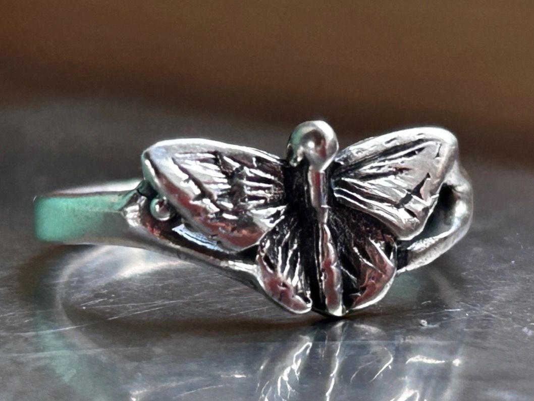 Anelli: Silberring Falter oder Schmetterling (57.5) – Usato da Dittingen venduto da Bijoubelle