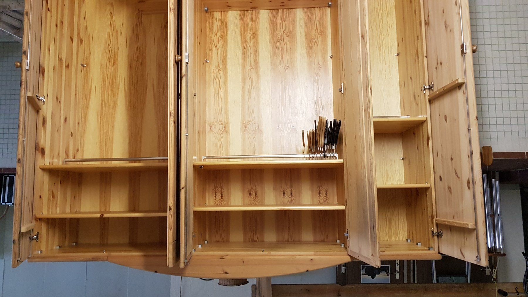 Armadi: Kasten Massivholz – Usato da Winkel venduto da Andy599 1