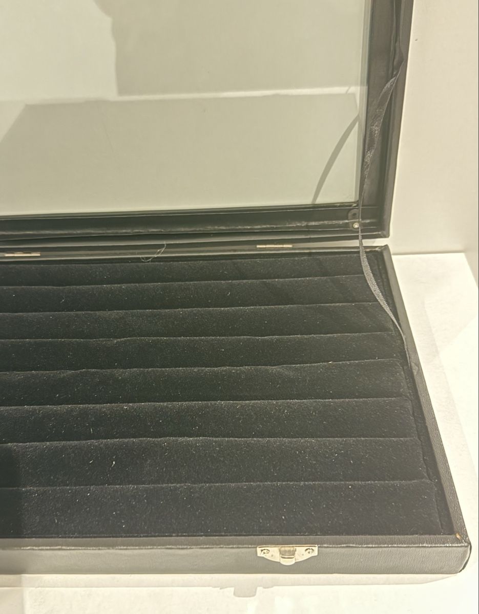 Portagioie: Schwarze Ringschatulle mit Deckel, Samtfutter – Nuovo (secondo la descrizione) da Geiss venduto da Casima72 5