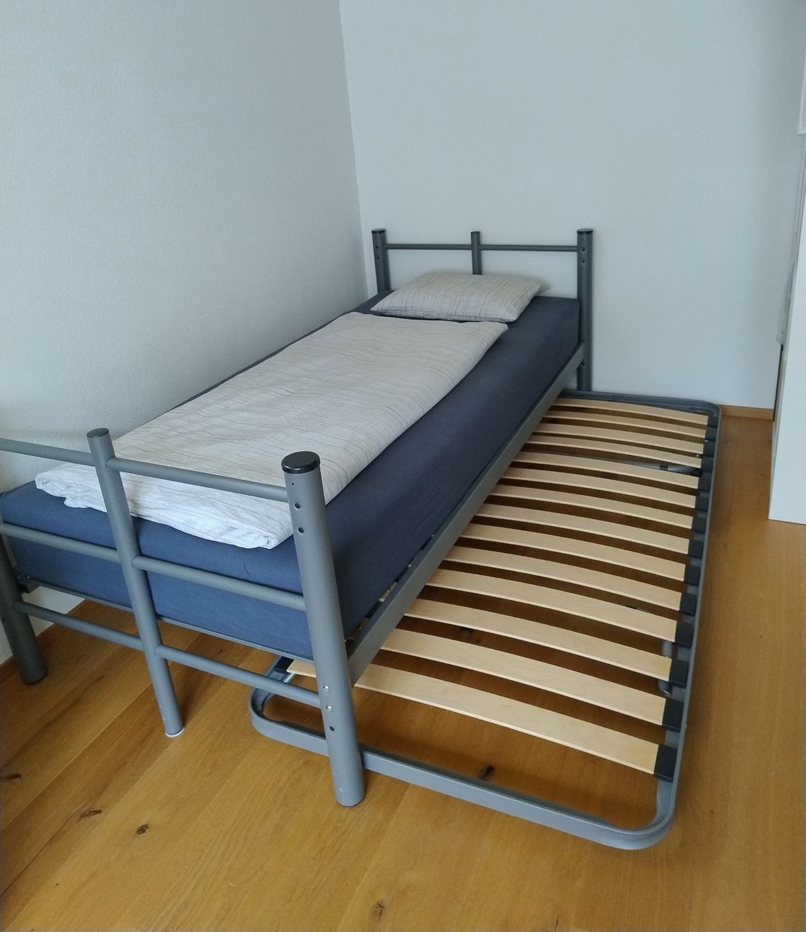 Letti: Gästebett, ausziehbar – Usato da Dallenwil venduto da and-maia 1
