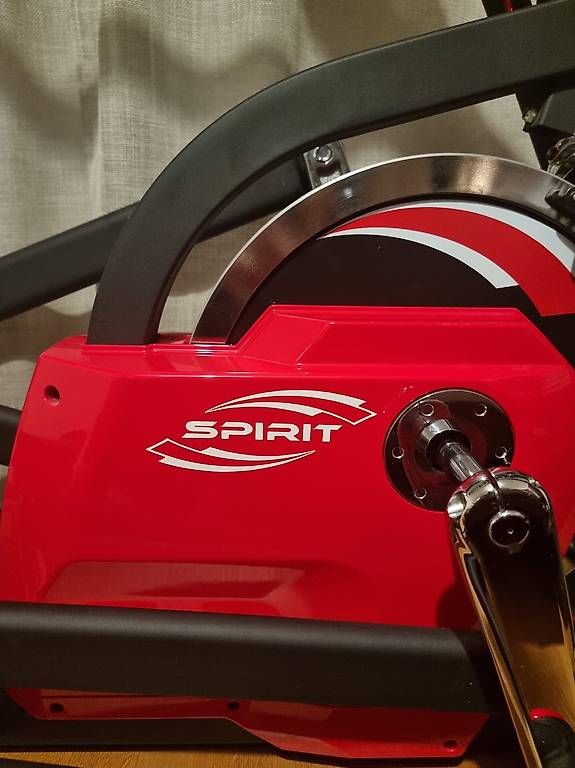 Hometrainer: Ellipsentrainer spirit E- Glide  – Usato da Luzern venduto da Valen-tino 2