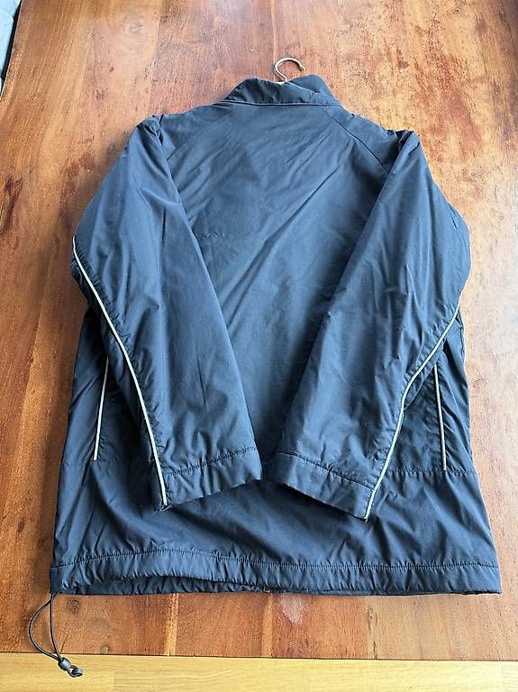 Giacche: Vintage Nike windbraker/track jacket – Usato da Münchenstein venduto da Daffr 1