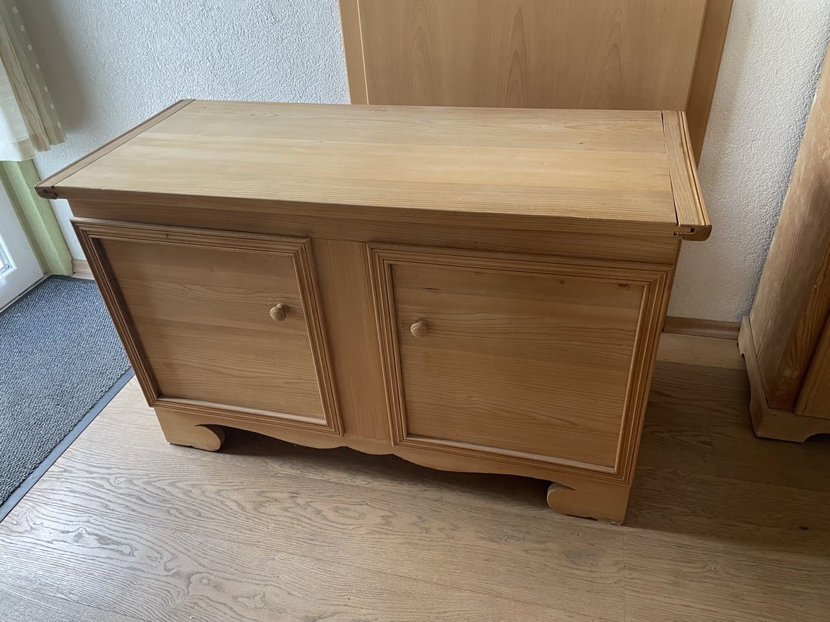 Cassapanche: Möbel 2 türig Truhe Sideboard , Handarbeit – Usato da Wohlen AG venduto da NincoA-Z 3