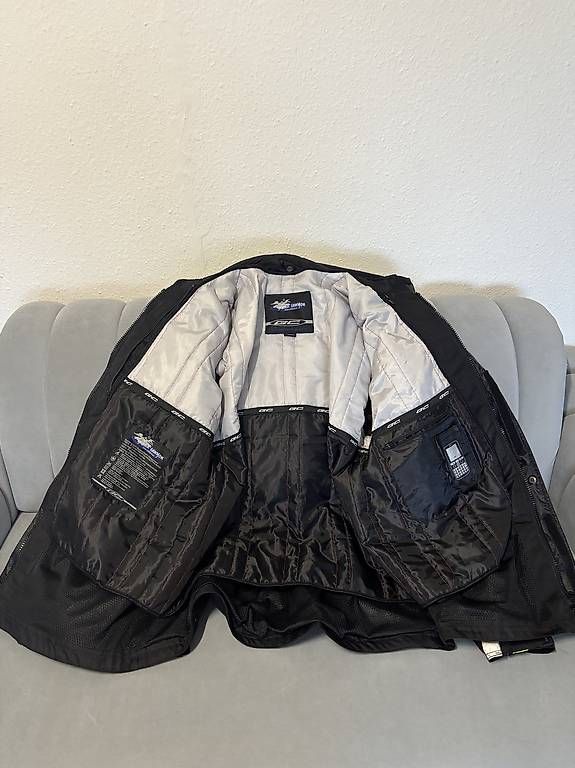 Vestes: Motorrad jacke und Hanschuhe – D'occasion à Therwil par Alex.20 1