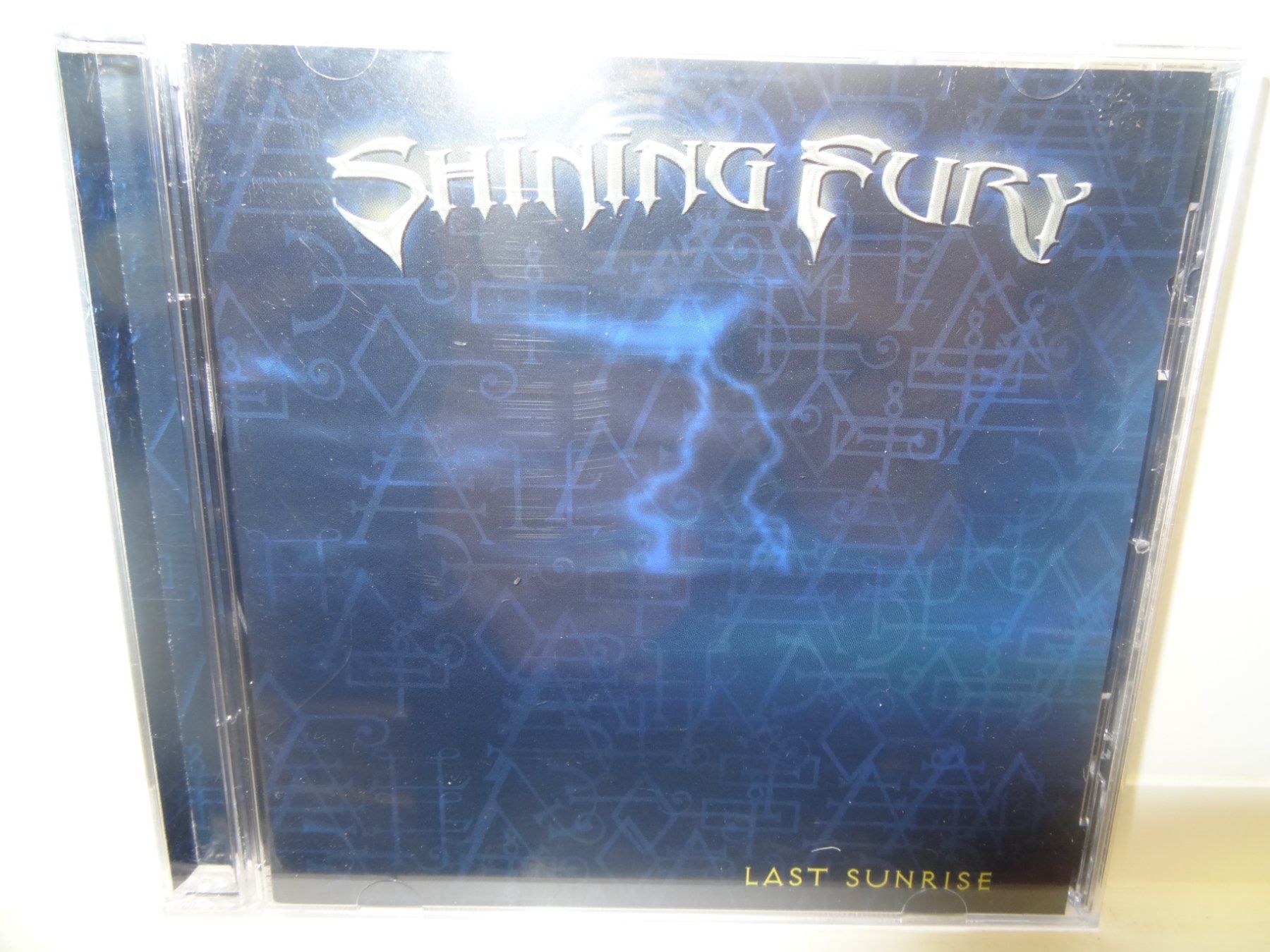 CD: Shining Fury Last Sunrise – Usato da luzern venduto da musicandart