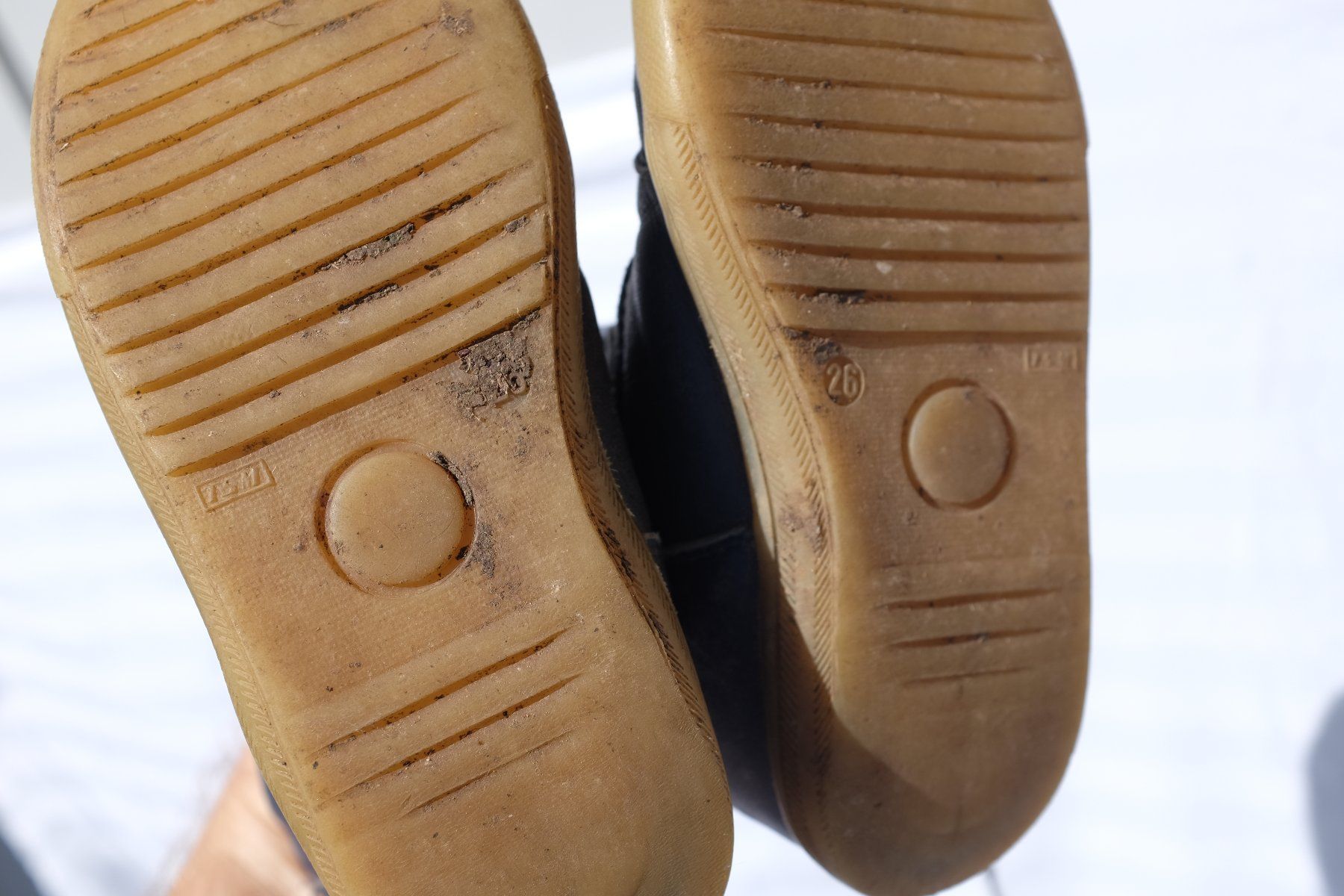 Scarpe per ragazzi: Winterstiefel mit Fellfutter Grösse 26, Leder, gebraucht – Usato da Zürich venduto da User67890 1