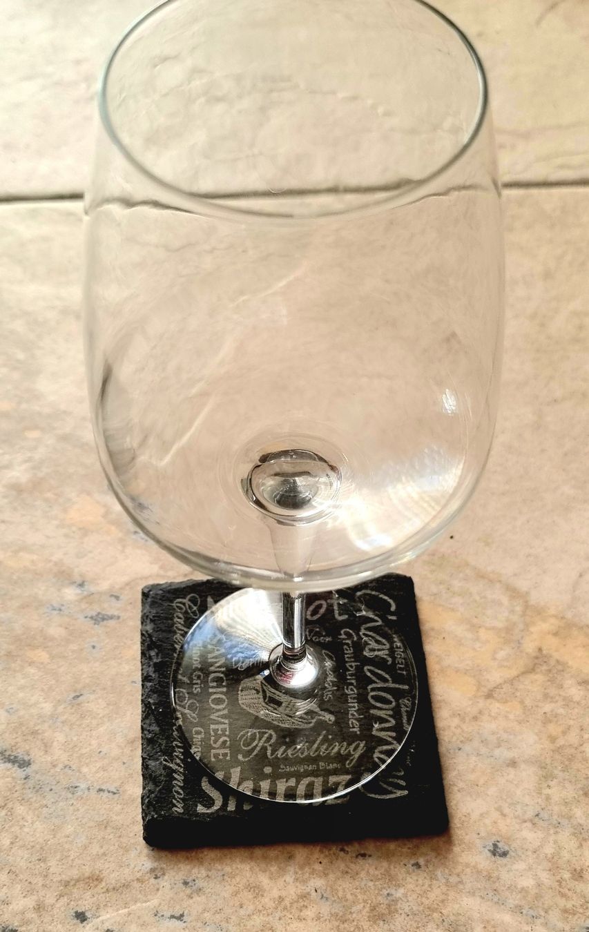 Untersetzer: Schiefer Untersetzer 4er Set Wein Design Geschenkidee – Neu (gemäss Beschreibung) aus Rottenschwil von tob_h7ld 3