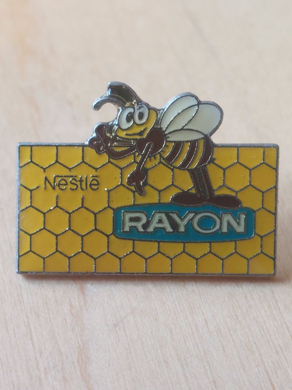 Nestlé Placchette & Badge: NESTLE 02 - PIN – Usato da Gipf - Oberfrick venduto da Esnoopy 2