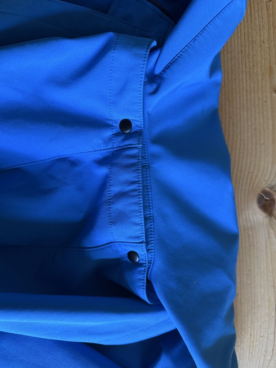 Icepeak Giacche & Cappotti: Kinder Softshelljacke blau Grösse 140 Flecken Ärmel – Usato da St. Gallen venduto da doris.hoerler 3