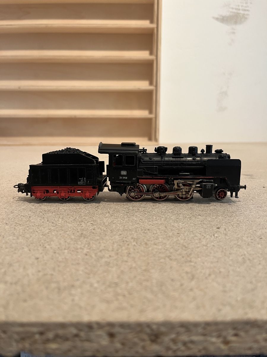 Märklin Modellini di ferrovie: Märklin DB BR 24 058 – Usato da Oftringen venduto da PhilBraMan 3