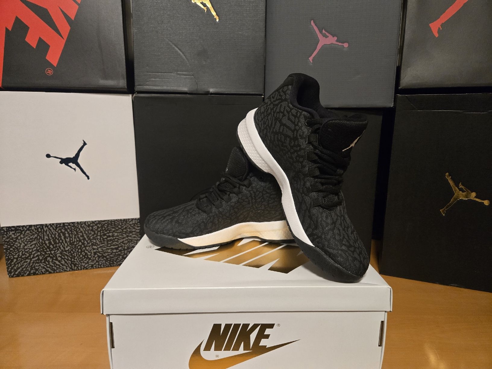 Jordan Scarpe da uomo: Jordan B.Fly Anthracite White Gr. 38 – Usato da Winterthur venduto da SneakersLeo