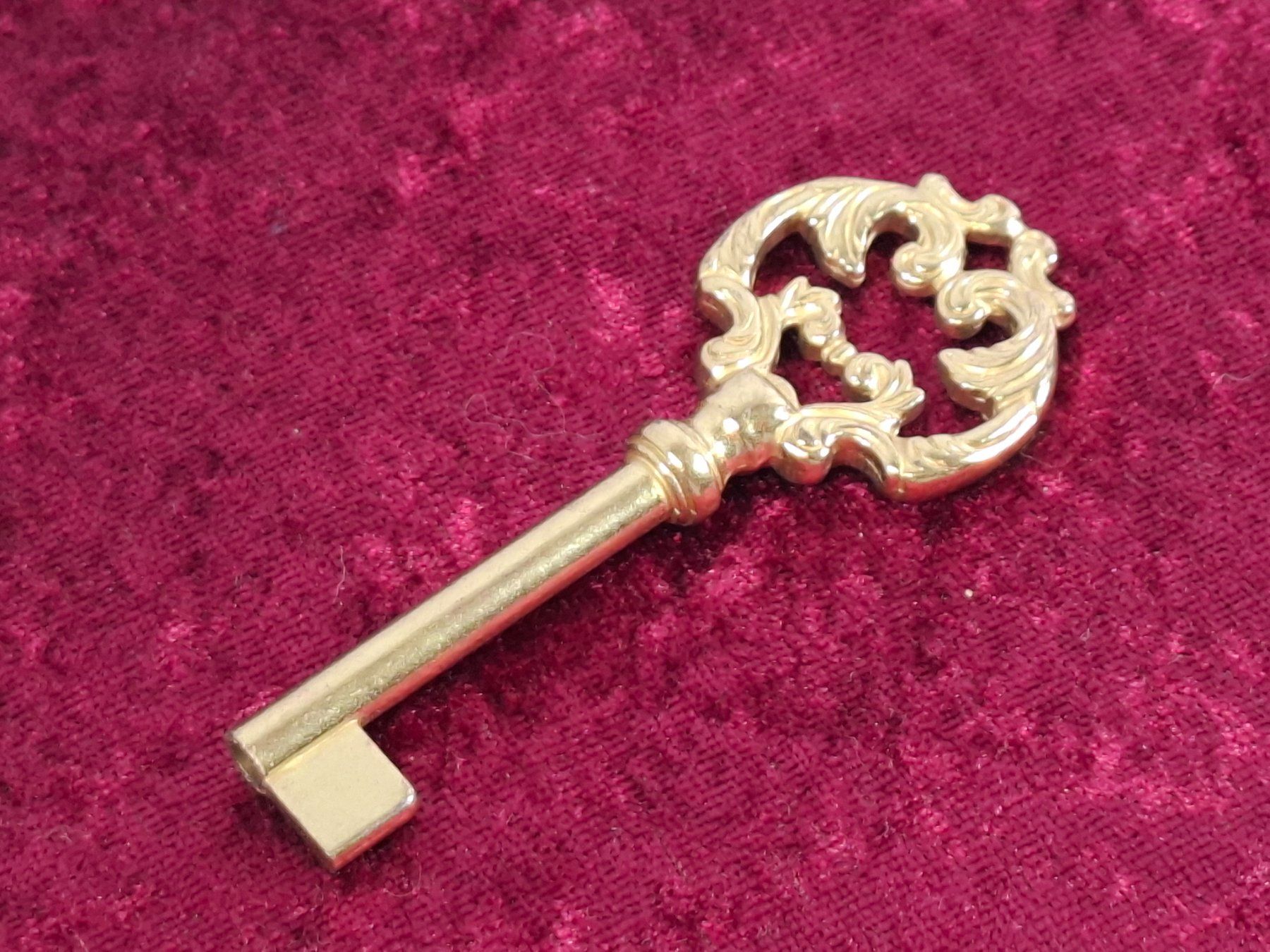 Lucchetti: 1 Möbel Hohl Schlüssel, 8.5cm, Messing - NEU (3664#MBS3) – Nuovo (secondo la descrizione) da Baar venduto da rocca268