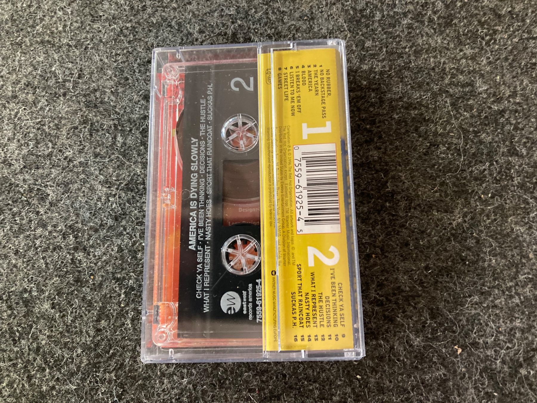 Musicassette: Various - America Is Dying Slowly (MC) – Usato da Fribourg venduto da Karushi 2