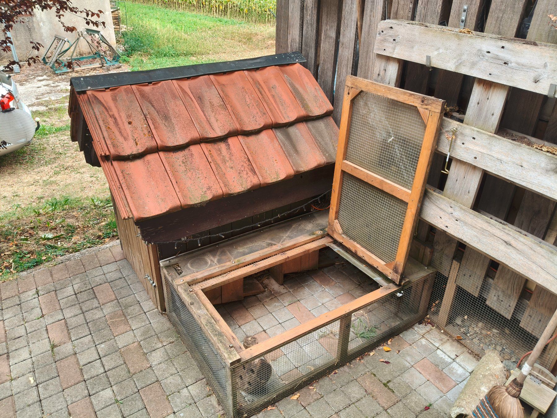 Cucce & Letti: Keintierstall / Hundehütte – Usato da Lotzwil venduto da Schaub4932 1
