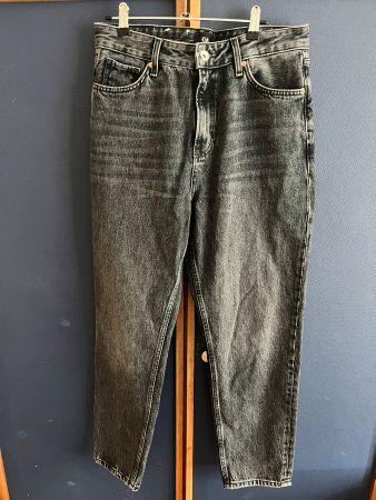 Neue, ungetragene Jeanshose C&A, Schnitt MOM, schwarz Gr. 40