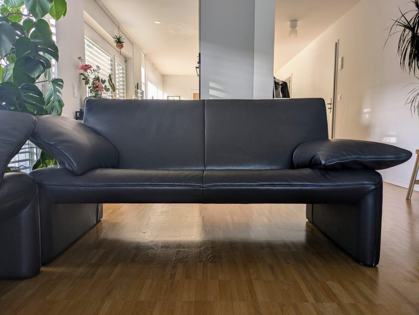 Jori Divani: Schwarze Ledercouch, 2-teilig, Top Zustand, Modern! – Usato da St. Gallen venduto da las_8dxj 1