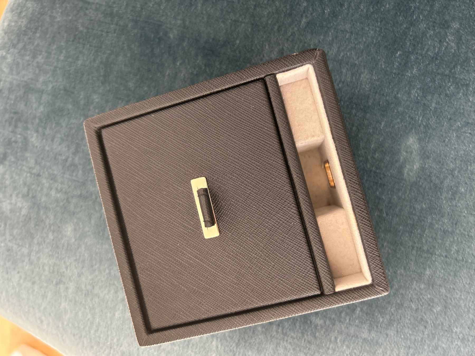 Contenitori & Simili: Stackers Phone charger box – Usato da Biel/Bienne venduto da zit_v5yc