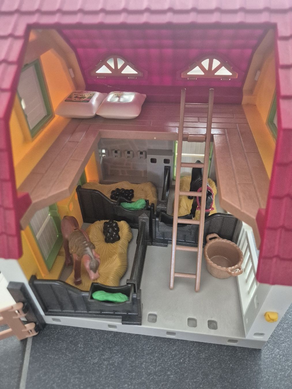 Playmobil Giocattoli: Playmobil Pferdestall – Usato da Hochdorf venduto da MS46 2