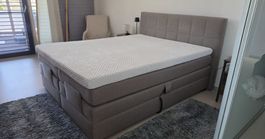 elektrisch verstellbares Boxspringbett mit Bettkasten