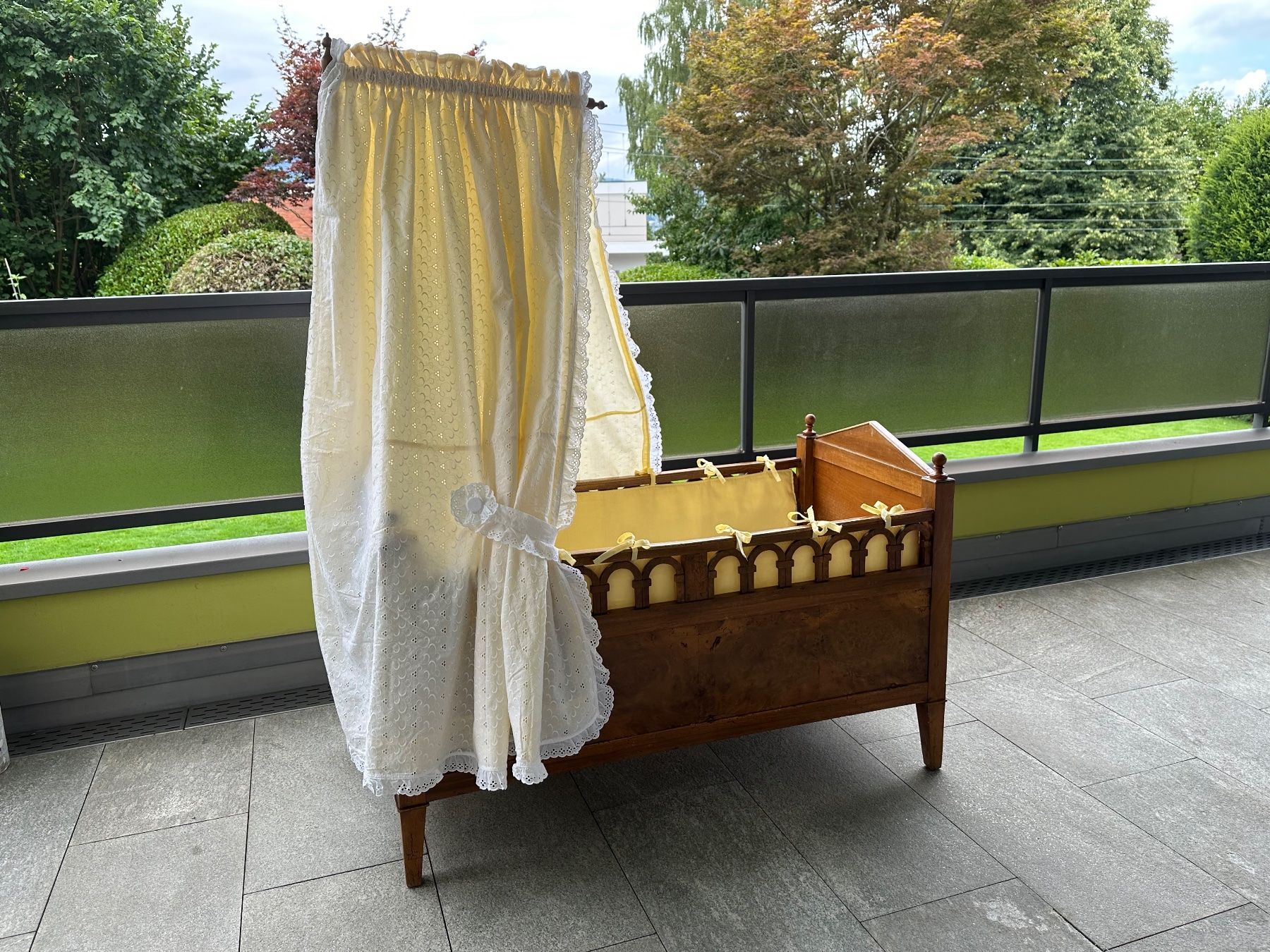 Culle: antikes Biedermeier Babybett – Usato da Stäfa venduto da Haense59 2