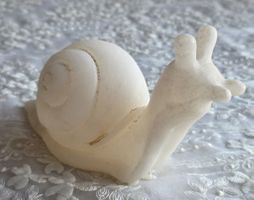 Dekorative Steinskulptur Schnecke