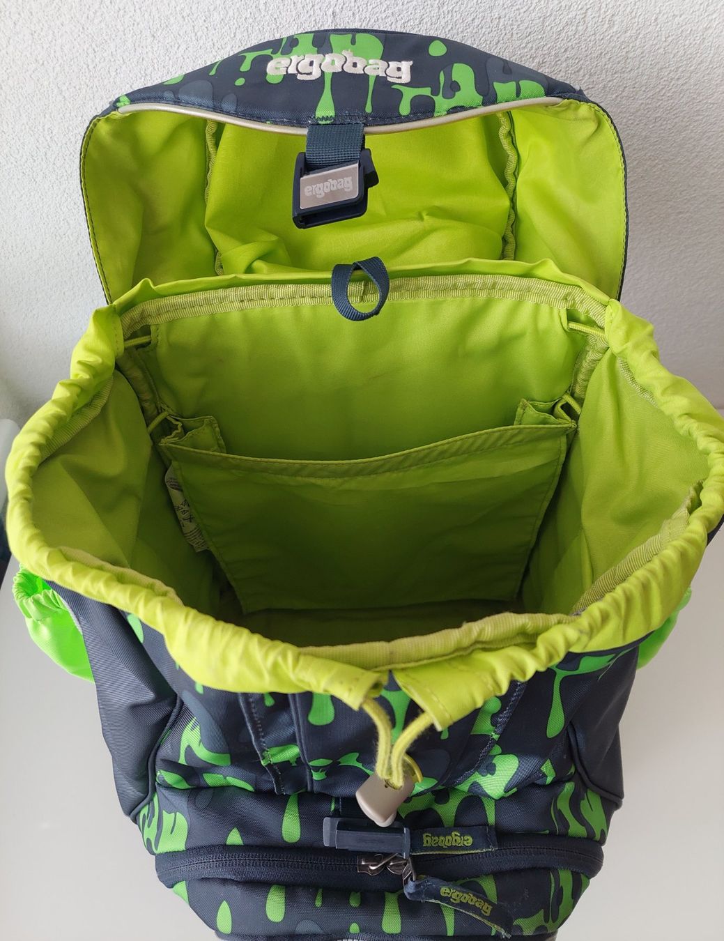 Ergobag Kindertaschen: Ergobag pack Schulsack mit Zubehör – Gebraucht aus Liesberg Dorf von FamilieBond007 3