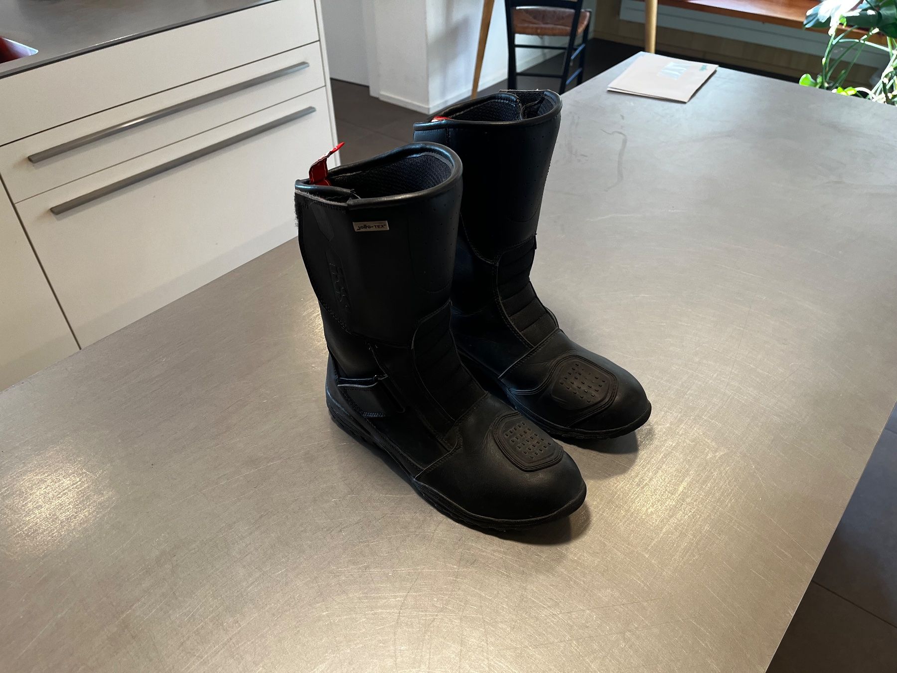 Scarpe da uomo: Motorradschuhe – Usato da Ruswil venduto da D_erni 1