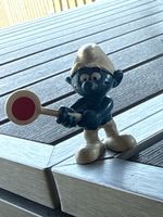 Schlumpf Figur Peyo mit Stoppschild guter Zustand