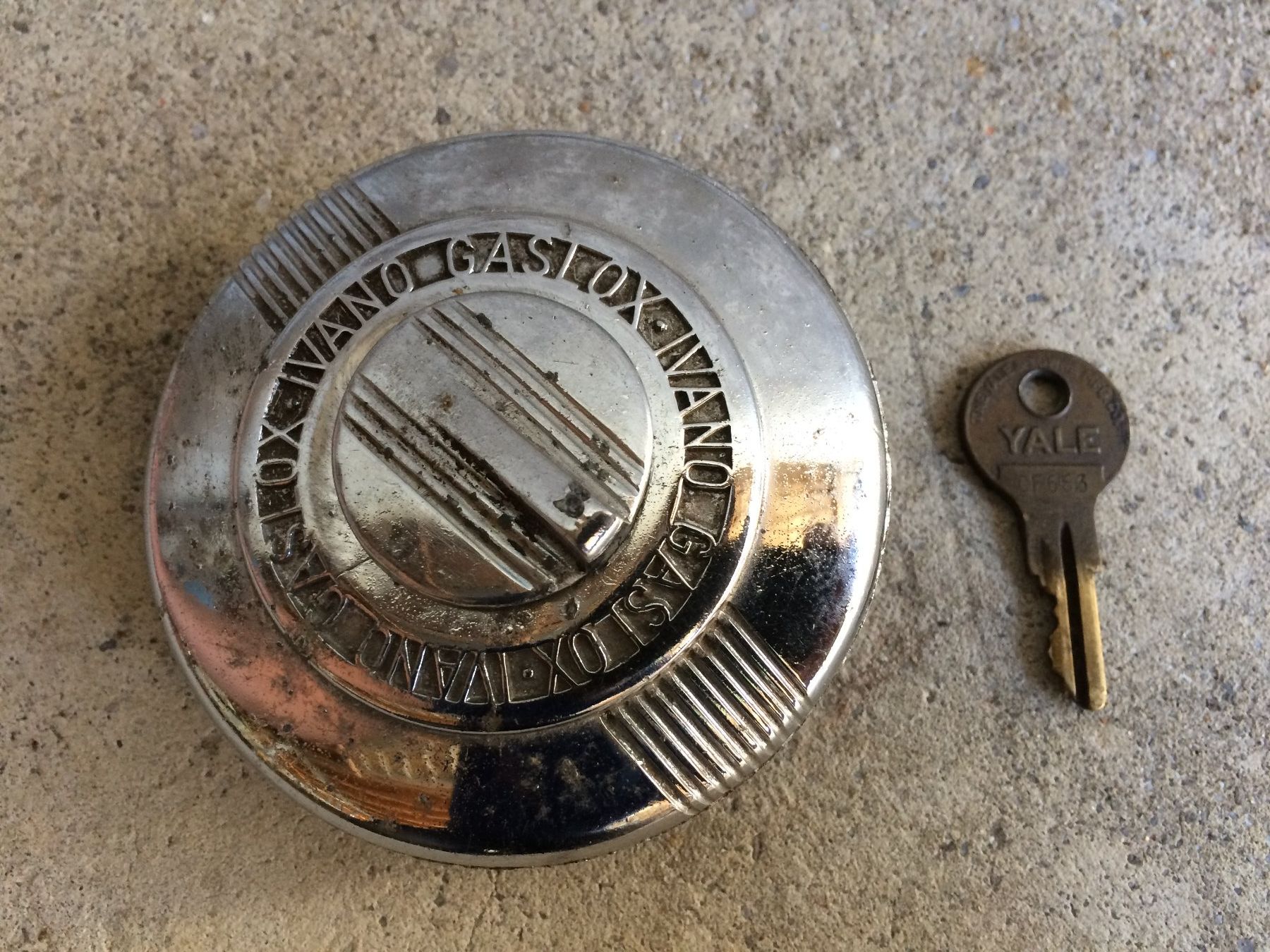 Toutes les pièces auto: Oltimer Auto Tankdeckel – D'occasion à Wiliberg par MONSCHWIL 1
