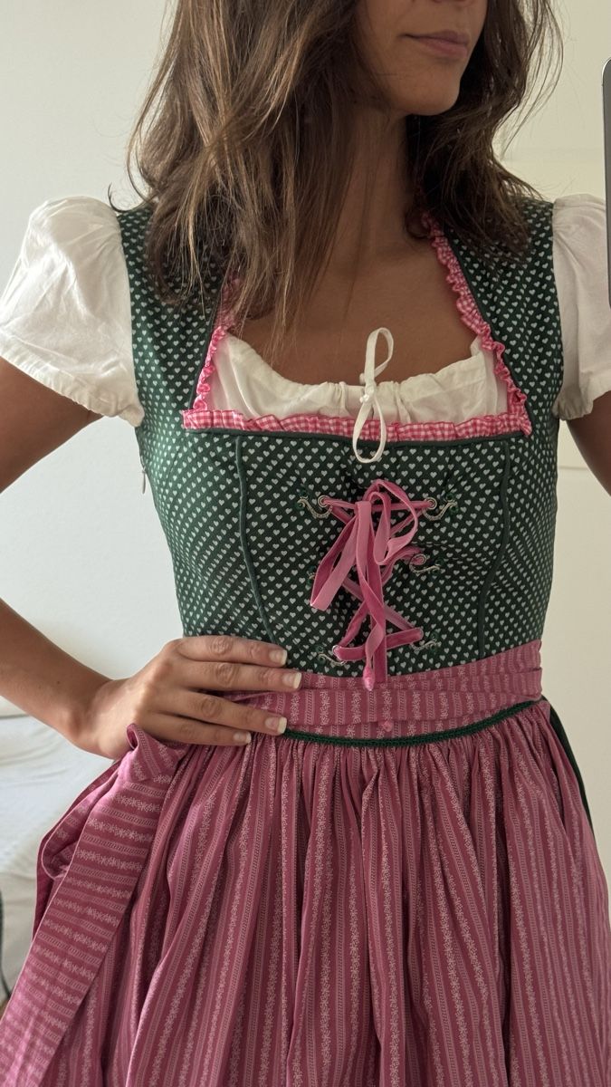 Vestiti: Dirndl, massgeschneidert, ca. Gr. 36 - neuwertig – Nuovo (secondo la descrizione) da Zürich venduto da Aya03 2