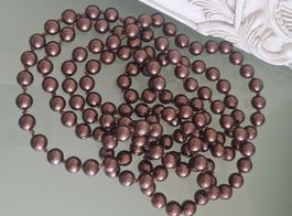 BRAUNE VINTAGE PERLENKETTE. LYYANG.