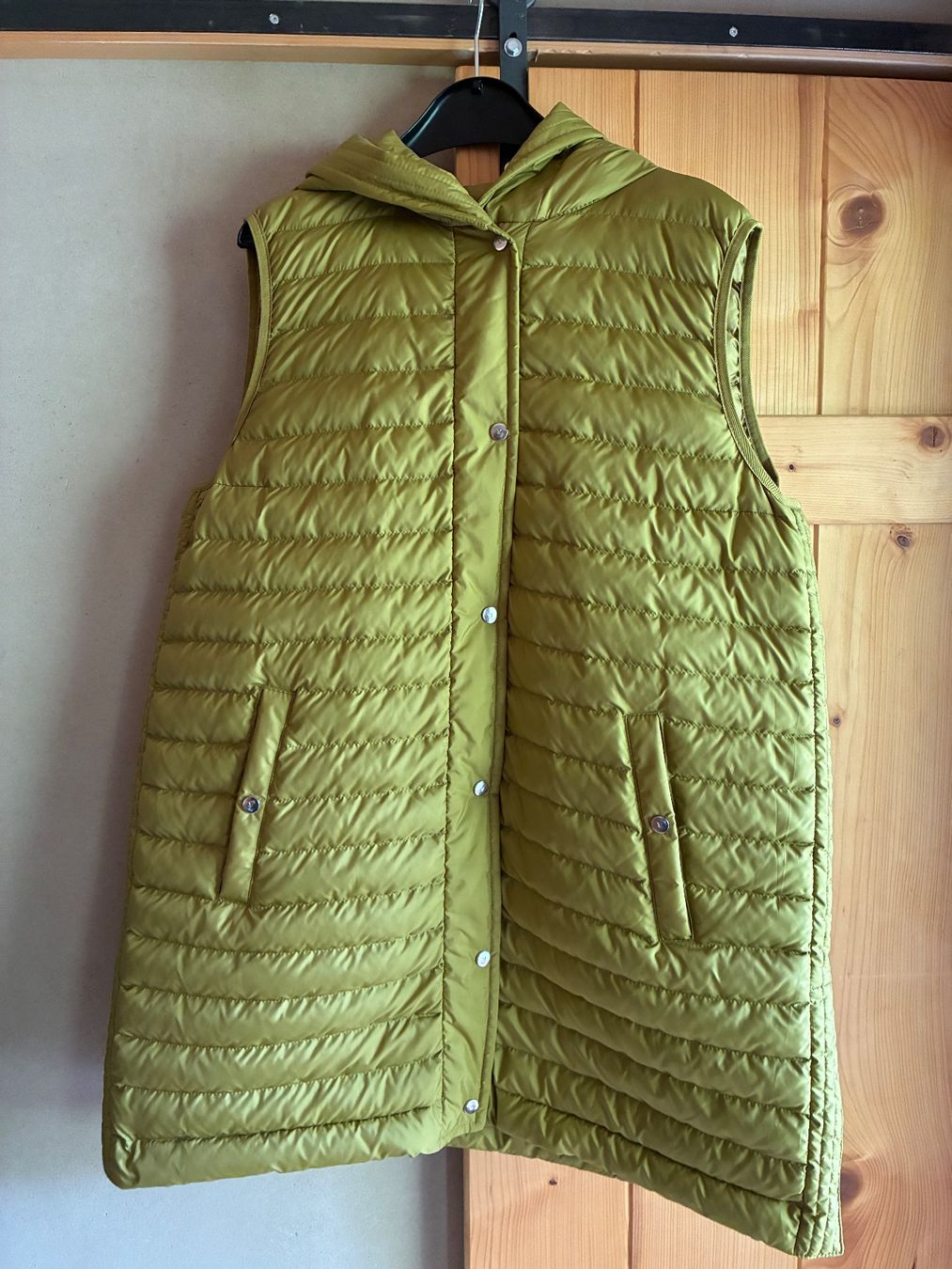 Fuchs Schmitt Gilet & Giacche senza maniche: Fuchs Schmitt Steppweste mit Kapuze grün – Nuovo (secondo la descrizione) da Steffisburg venduto da car_h9ft
