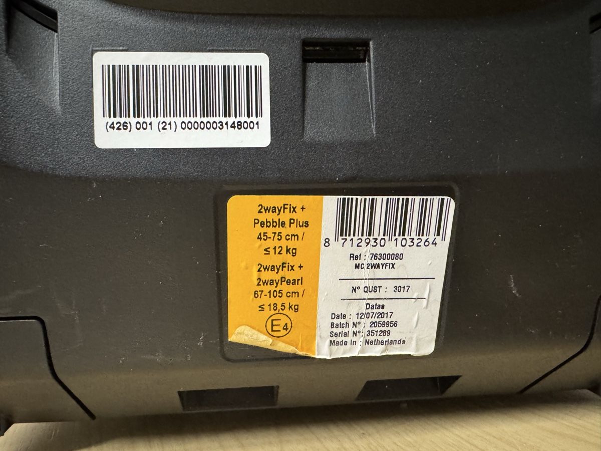 Seggiolini per auto: 2 wayfix Basisstation  – Usato da Brügg BE venduto da Rem_R88 1