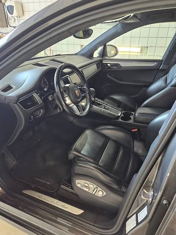 Automobili: Porsche Macan 3.6 V6 Turbo – Usato da Langenthal venduto da Goergens10 4