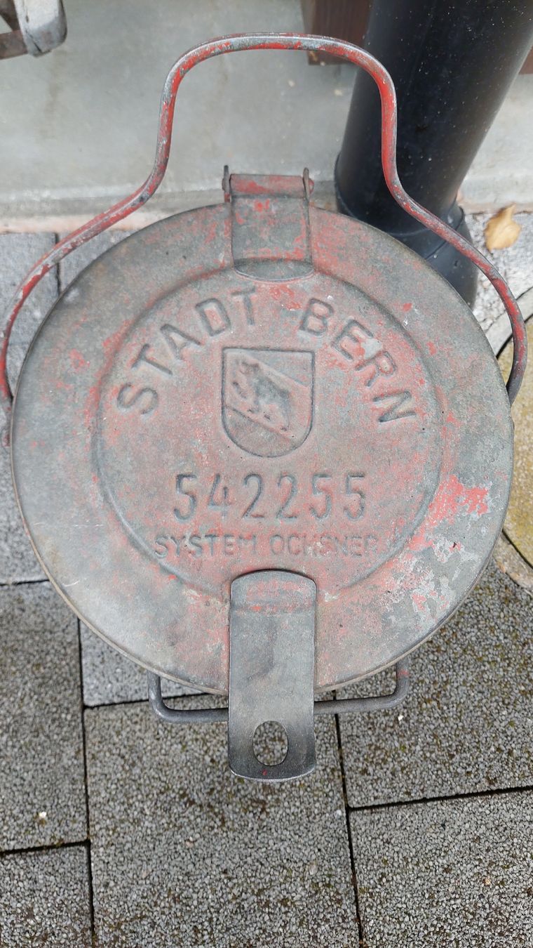 Ochsner Cestini per rifiuti: Seltene Vintage Abfall-Eimer der Stadt Bern, System Ochsner – Usato da Konolfingen venduto da lanomi 1