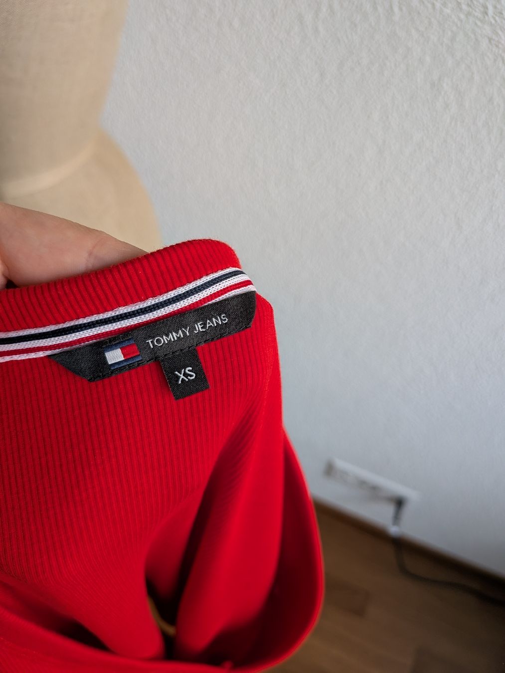 Tommy Hilfiger T-shirt: Tommy Jeans T-Shirt Rot  – Usato da Lachen SZ venduto da joa_rf9n 2