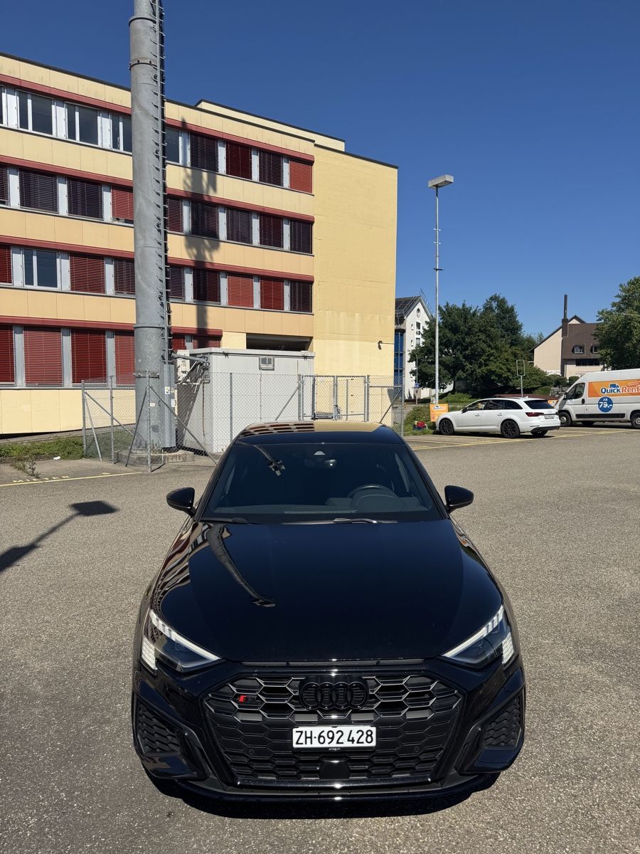 Audi Automobili: Schwarzer Audi S3 Sportback - Top Zustand – Usato da Schwerzenbach venduto da nic_w5mz