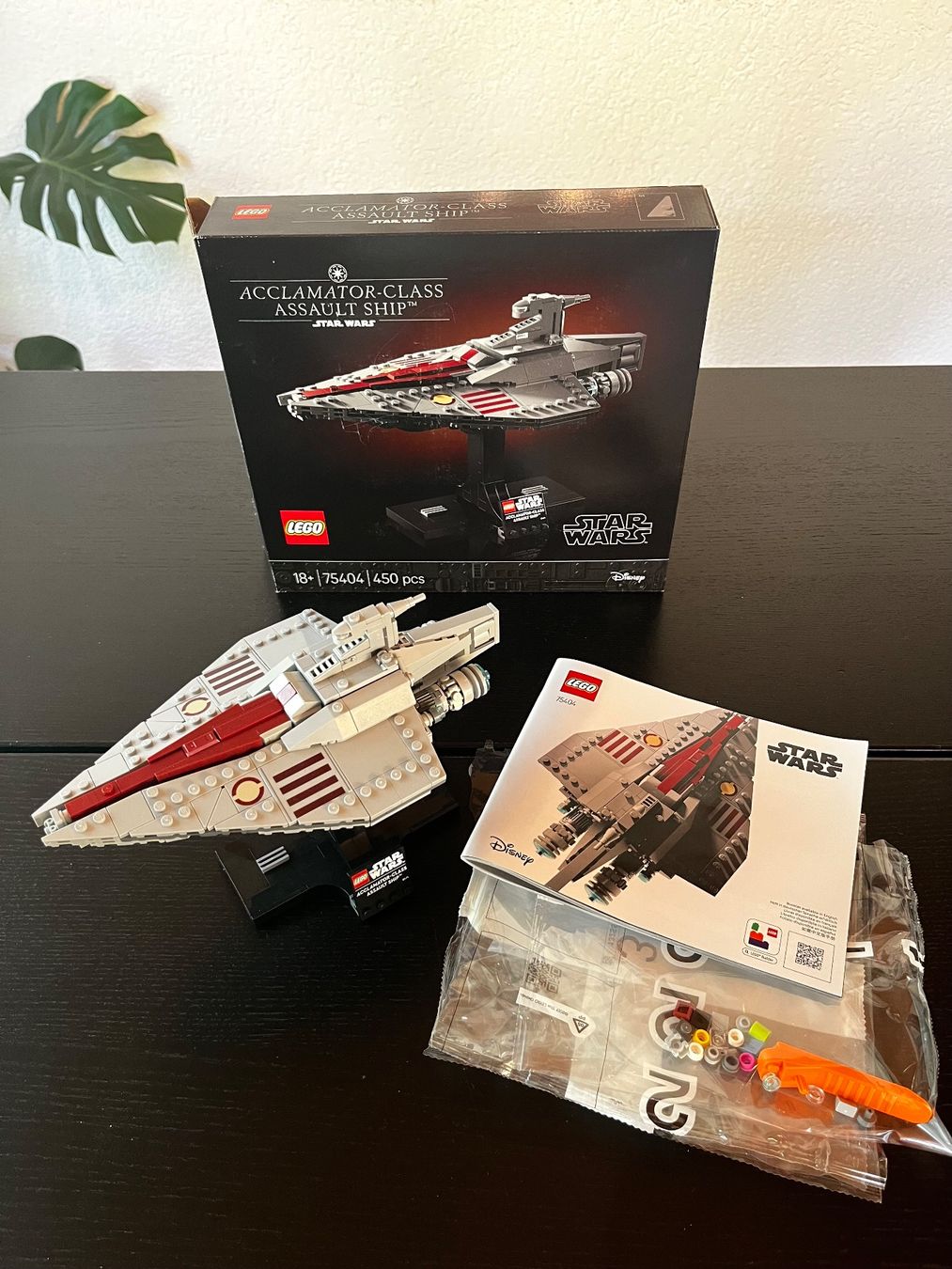 Lego Kit di costruzioni: LEGO Assault Schiff der Acclamator-Klasse - 75404 – Usato da Unterseen venduto da butternose