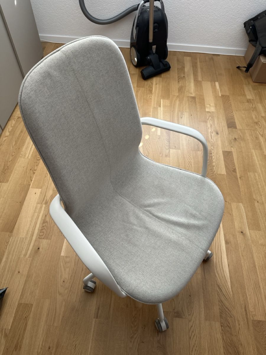 Ikea Sedie: Bürostuhl Stoff grau Weiss Rollen gebraucht – Usato da Widen venduto da Chi_4