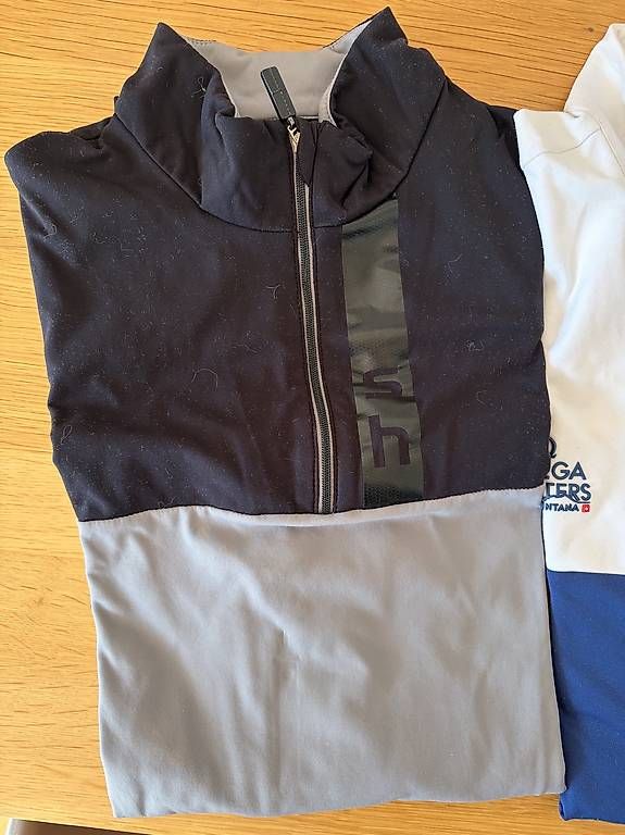 Canottiere & Pantaloni: 3 Warm-Up Golf, Grösse M/L – Usato da Gümligen venduto da 55_44 1