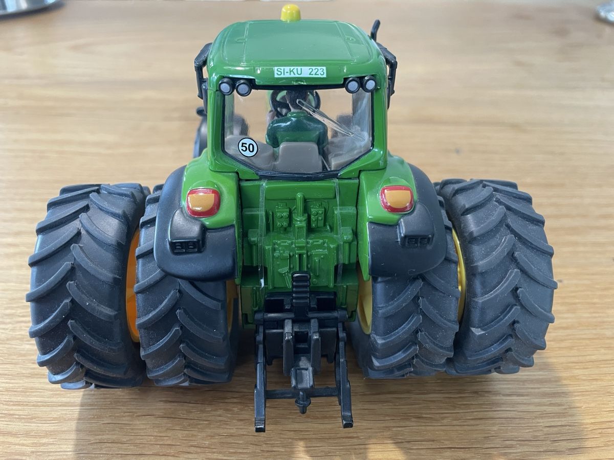 Siku Kit di modellismo & Modellini statici: John Deere 7430 - SIKU 1:32 - mit Doppelbereifung – Usato da Mollis venduto da Maxi2607 2