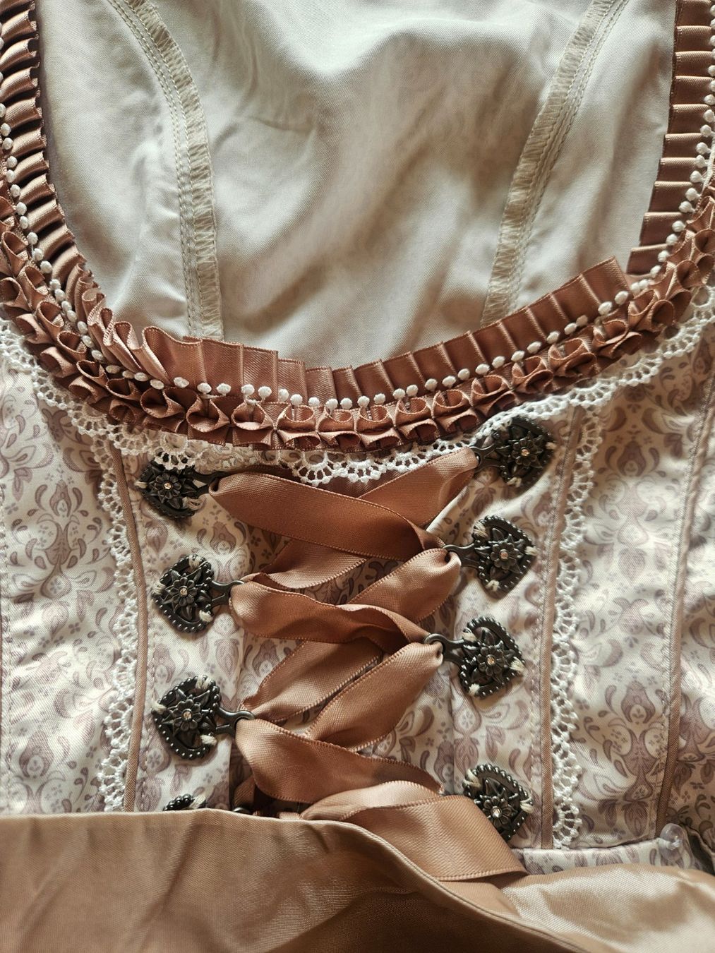Vestiti: Dirndl Gr.36 beige-braun, Viva Couture – Usato da Oberhelfenschwil venduto da tup12 2