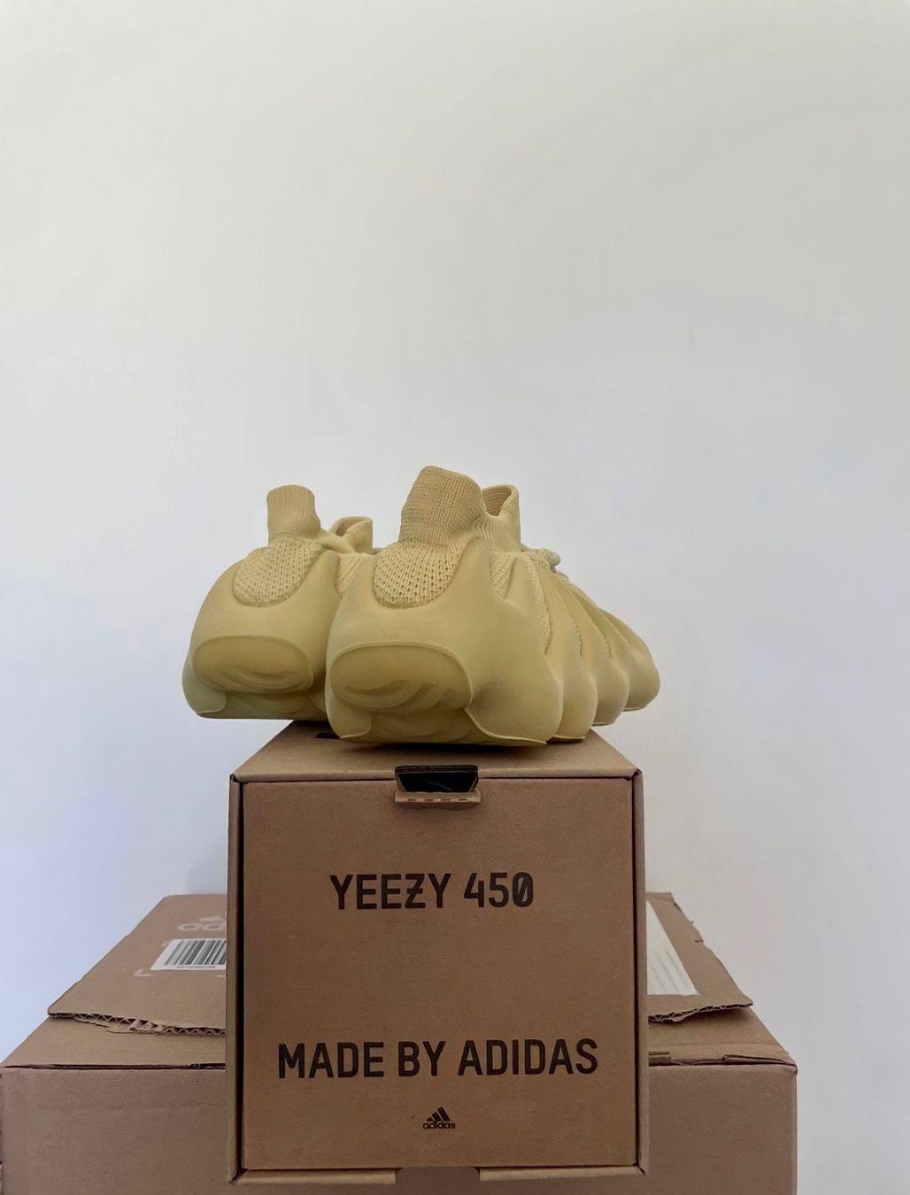 Adidas Herrenschuhe: Adidas yeezy 450 sulfur 45 1/3 – Neu und originalverpackt aus Kriens von Ileriadiamore 3
