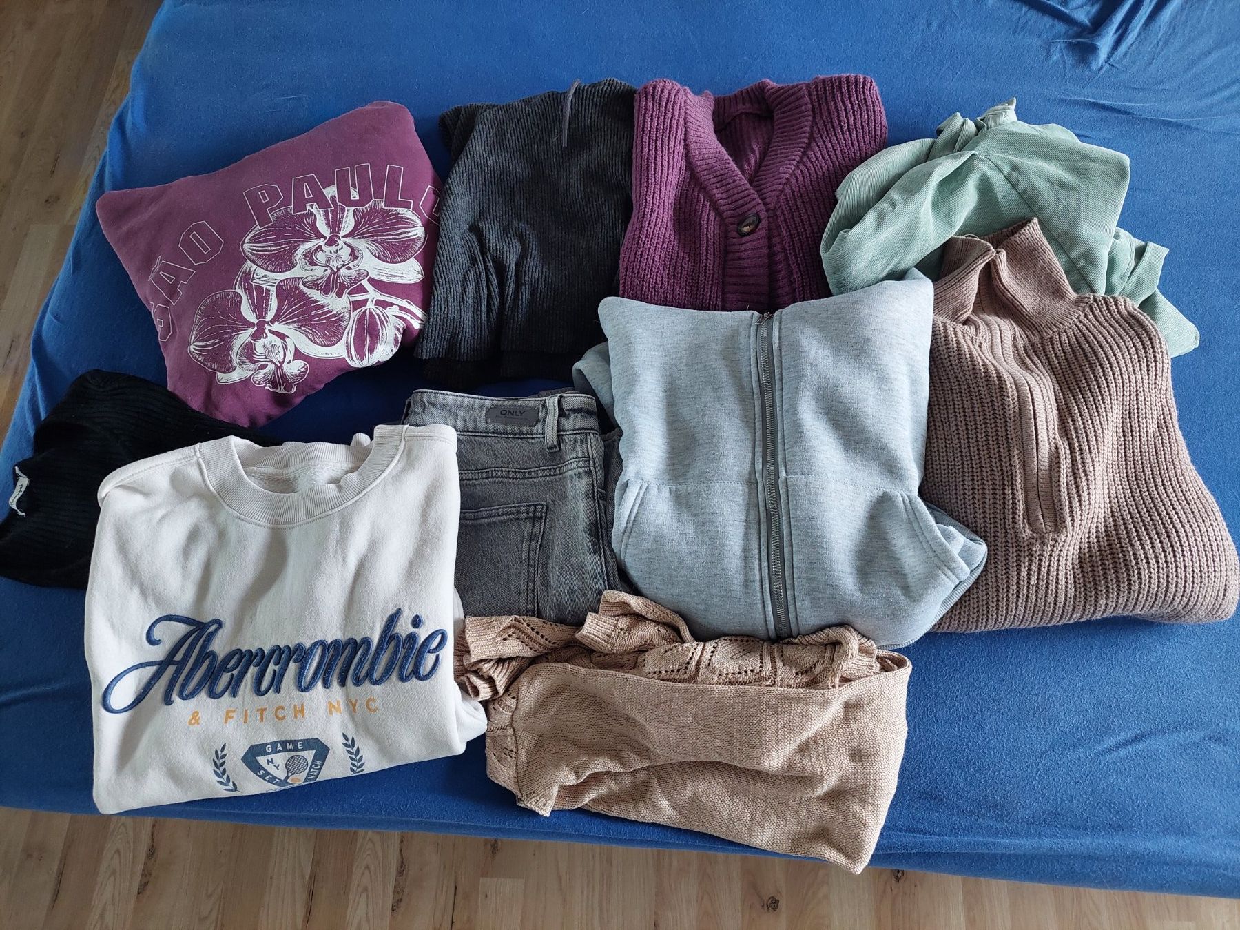 Kleiderpakete: 10 TEILIGES KLEIDERPAKET GR. M – Gebraucht aus Münchenstein von Strupfi