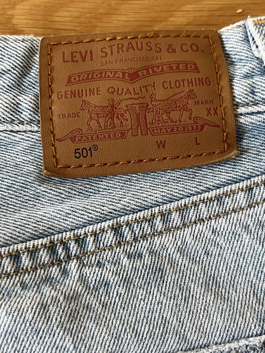 Levi's Jeans: Levi's 501 Jeans hellblau Grösse W25 – Usato da Frauenfeld venduto da heyLani 4