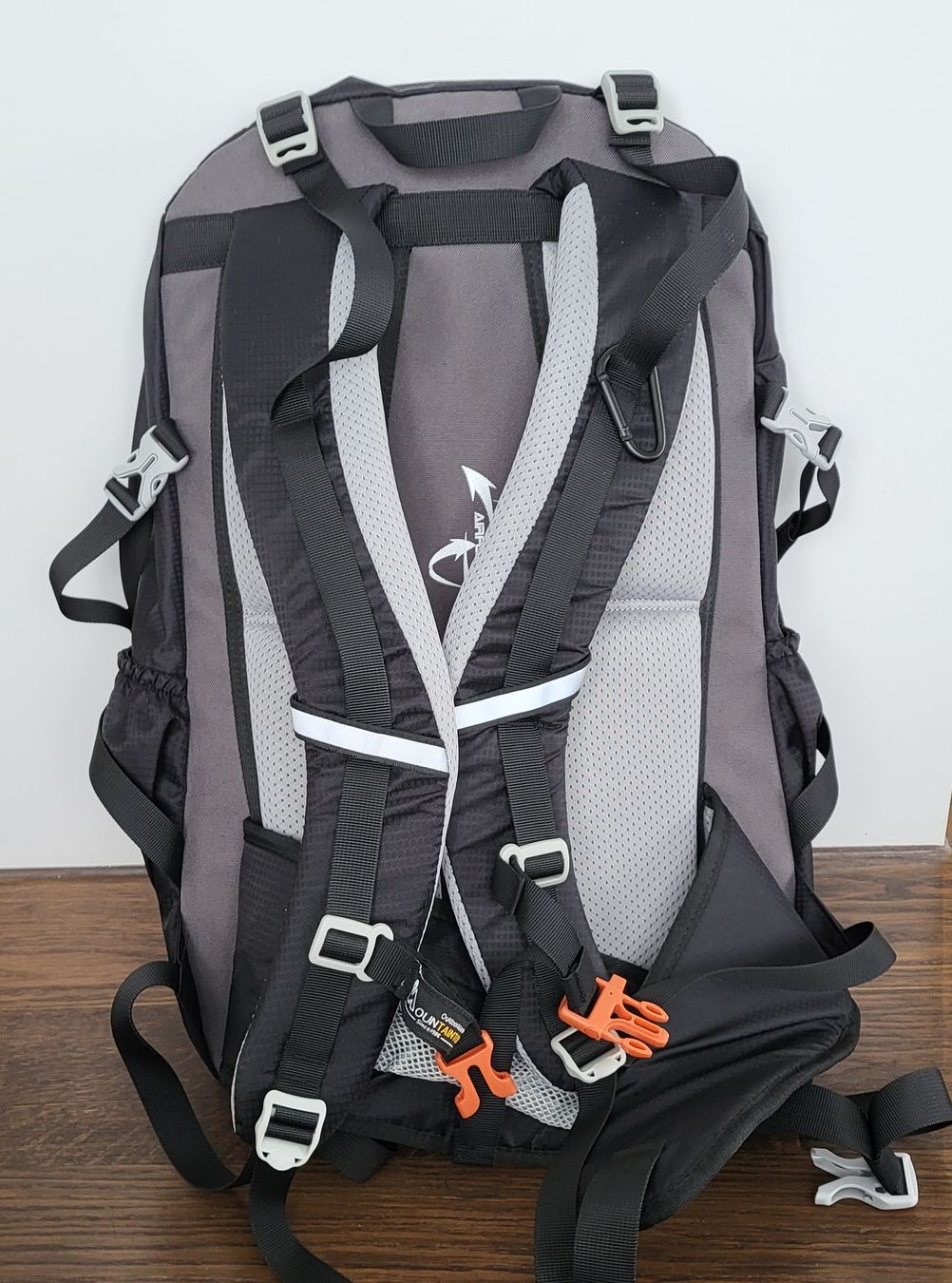Zaini: Mountaintop Wanderrucksack Adventure 35l – Usato da Neftenbach venduto da isa_f7mb 1