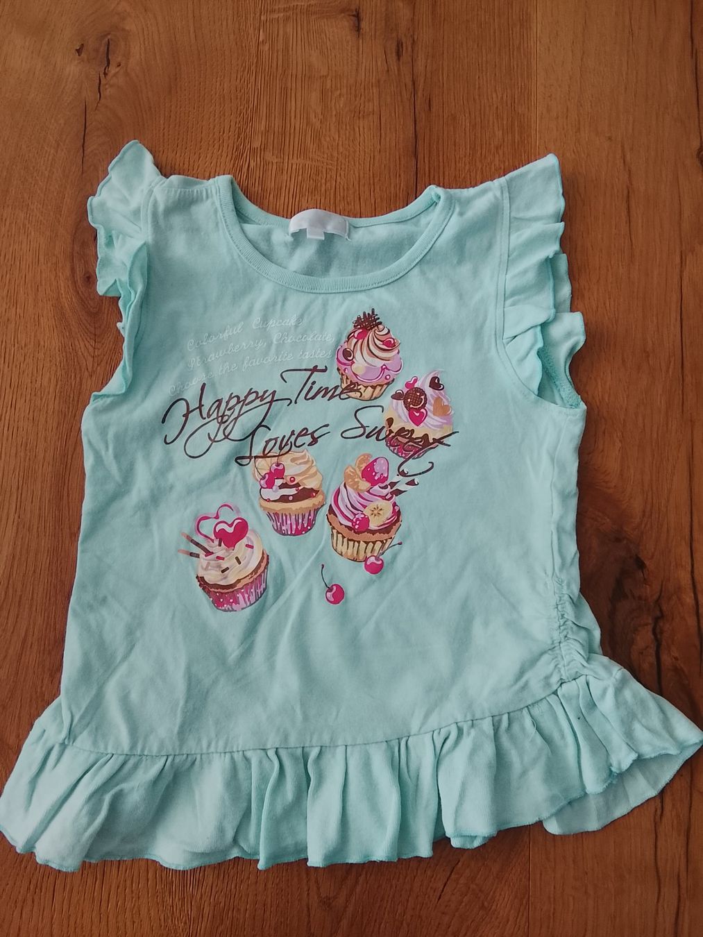 Blusen, T-Shirts & Tops: Tanktop Gr.120 – Gebraucht aus St. Gallen von Okonomyiaki
